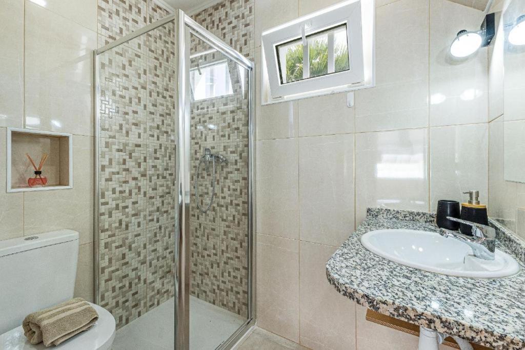 Casa Da Avo - City Center - Private Bedrooms Lagos Rum bild